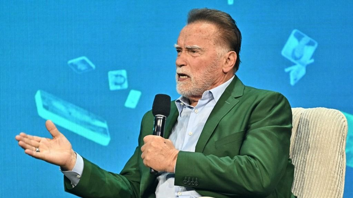 Reagált Arnold Schwarzenegger fia sokkoló meztelenkedésére
