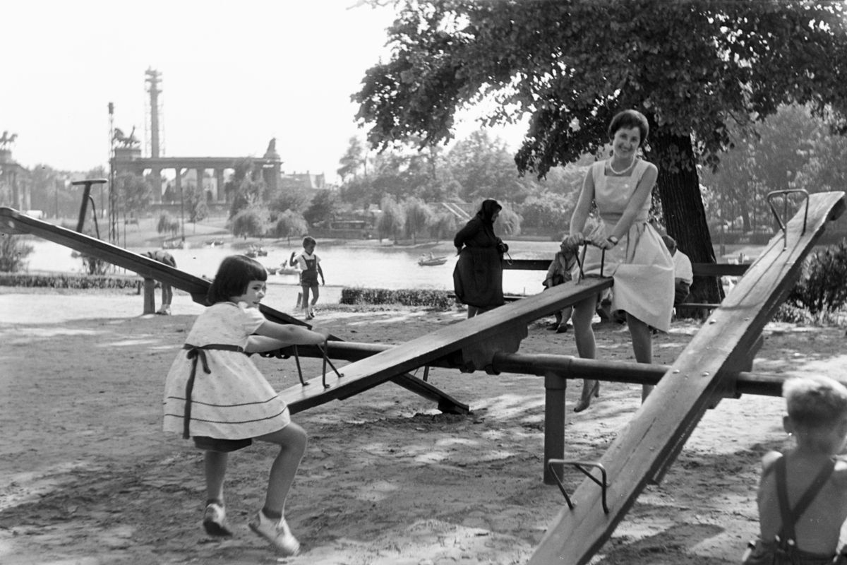 Korabeli játszóterek a Városligetben 1955 