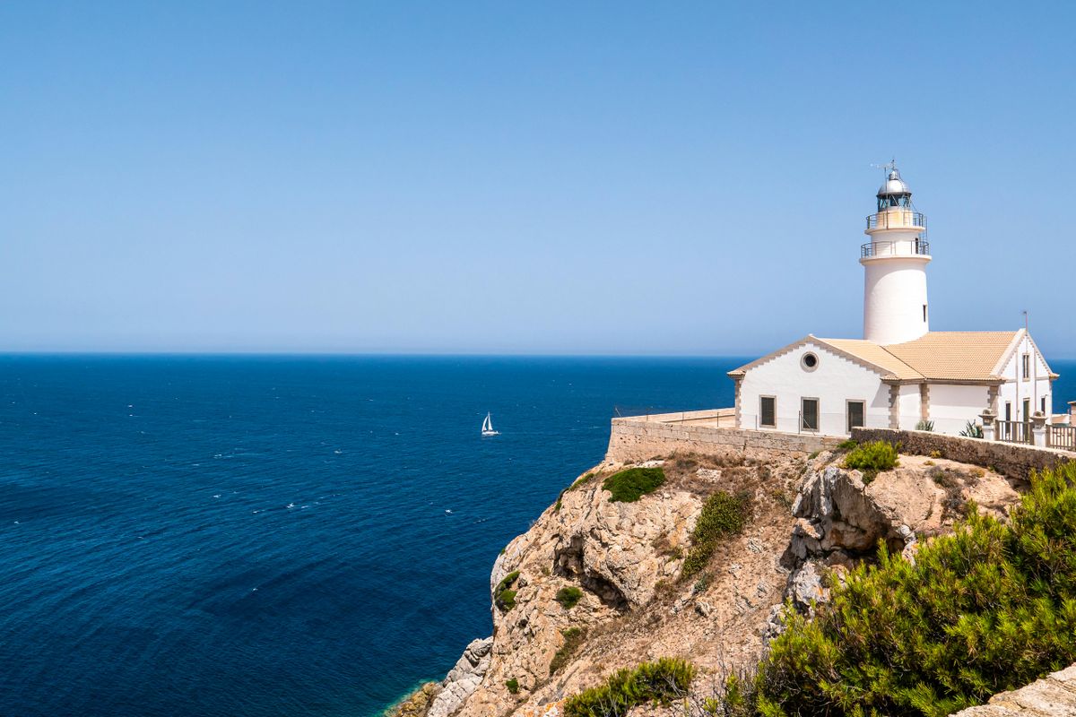 Mallorcára költözött, hogy bébiszitterként dolgozzon