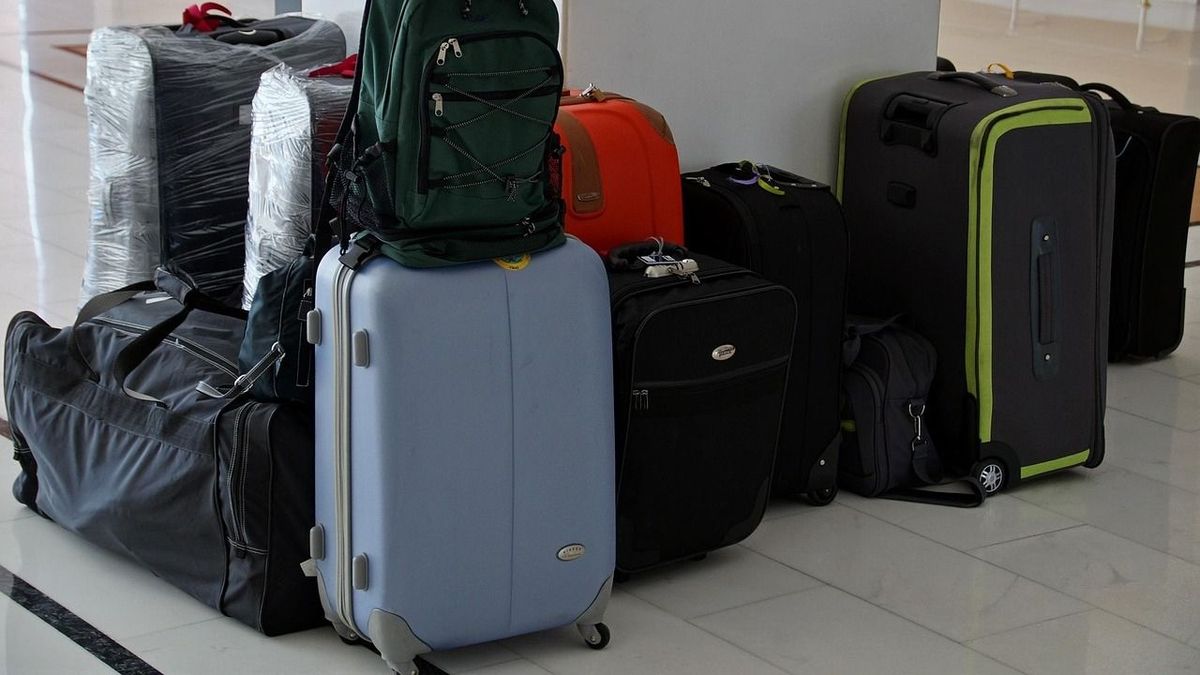 Busz csomagterében lévő bőröndben alálták meg kislányát, azonnal letartóztatta a rendőrség