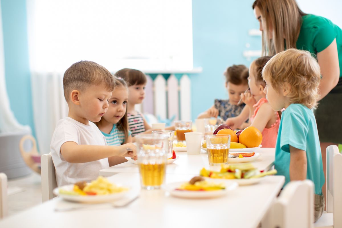 Pestszentlőrinc Kids,Have,A,Dinner,In,Kindergarten.,Little,Boys,And,Girls