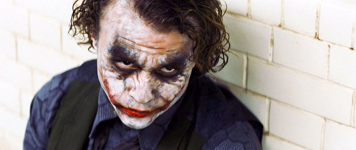 Heath Ledger a forgatás alatt végig Joker szerepében volt.