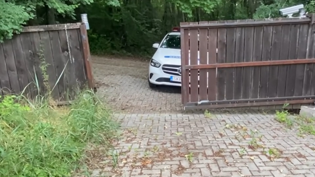 Polgár Tünde: Betörtek a birtokunkra!
