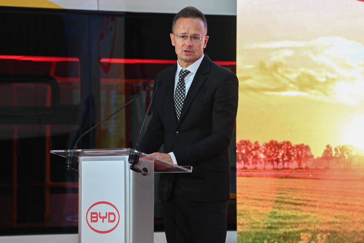 SZIJJÁRTÓ Péter