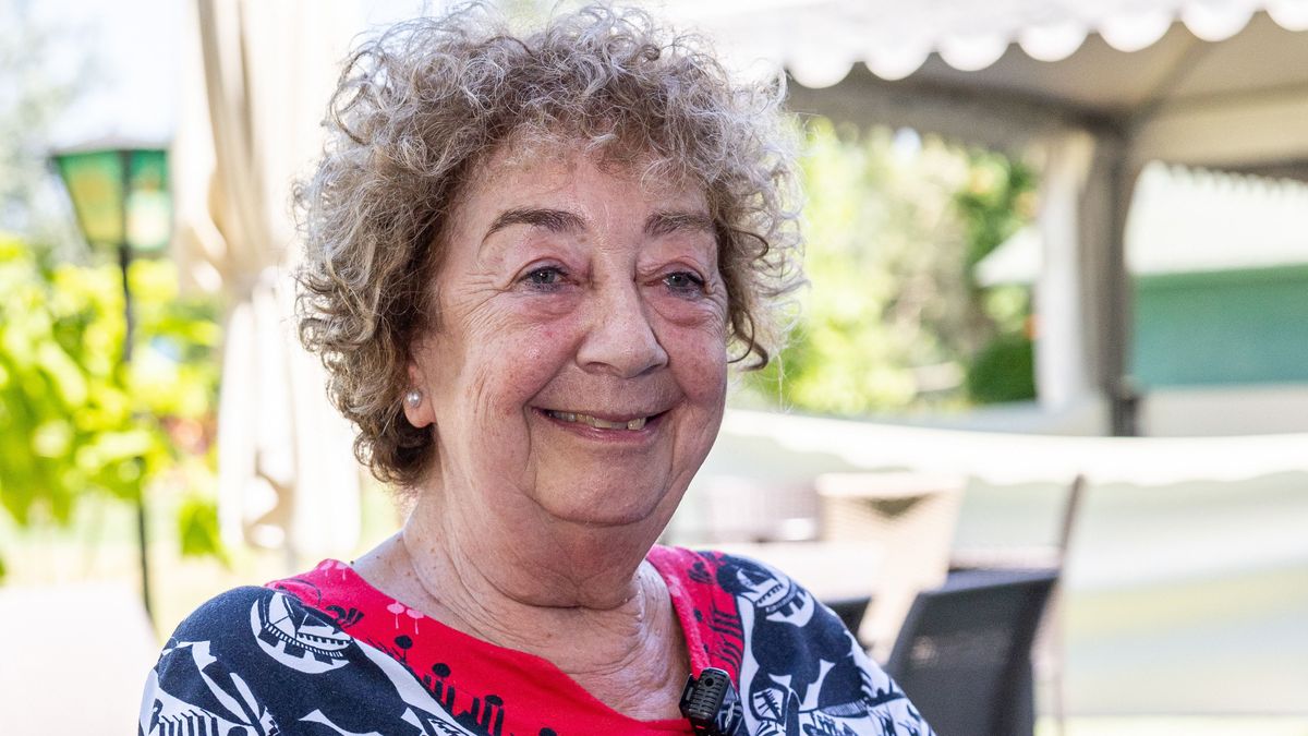 Transzplantáltakat segít a más veséjével élő Zsuzsa.