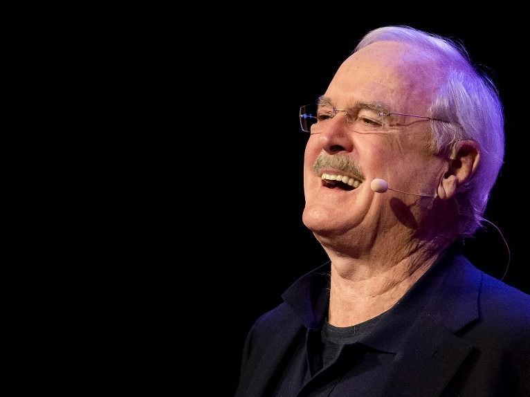  John Cleese, a Monty Python legendás komikusa szerint már nincs sok hátra neki.