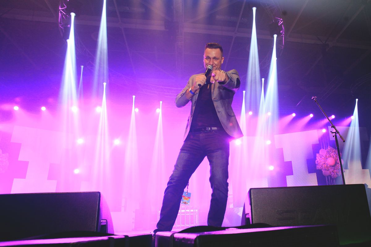 kefir v-tech total dance fesztival FA 0503