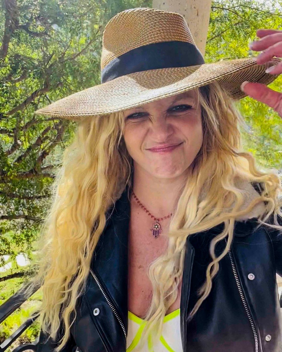 alt=Britney Spears viselkedése egyre nyugtalanítóbb a rajongók számára volt férje memoárjának megjelenése óta