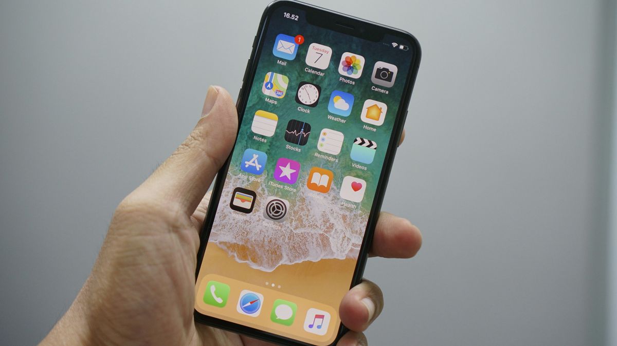 Egy nő meglepte az embereket azzal, hogy egyéves kísérletet végzett az iPhone-ja akkumulátorán. 