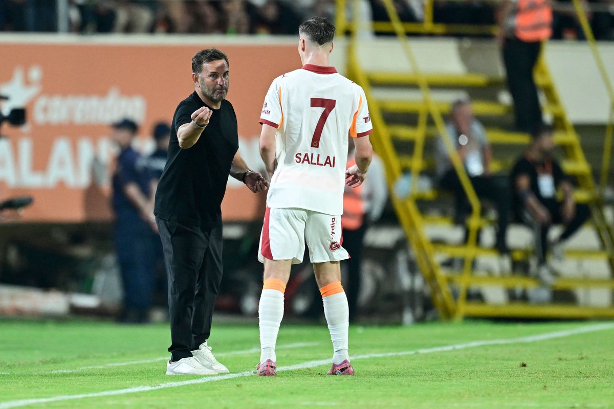 Okan Buruk lemásolná a Galatasaray-Liverpool BL-meccsen a Crystal Palace-t, a tervében Sallai Rolandra is kulcsszerep vár