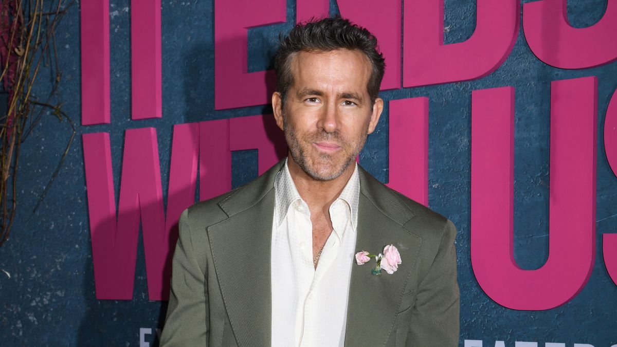 alt=A kanadai-amerikai színész, Ryan Reynolds kínos helyzetbe hozta magát egy interjú alkalmával /