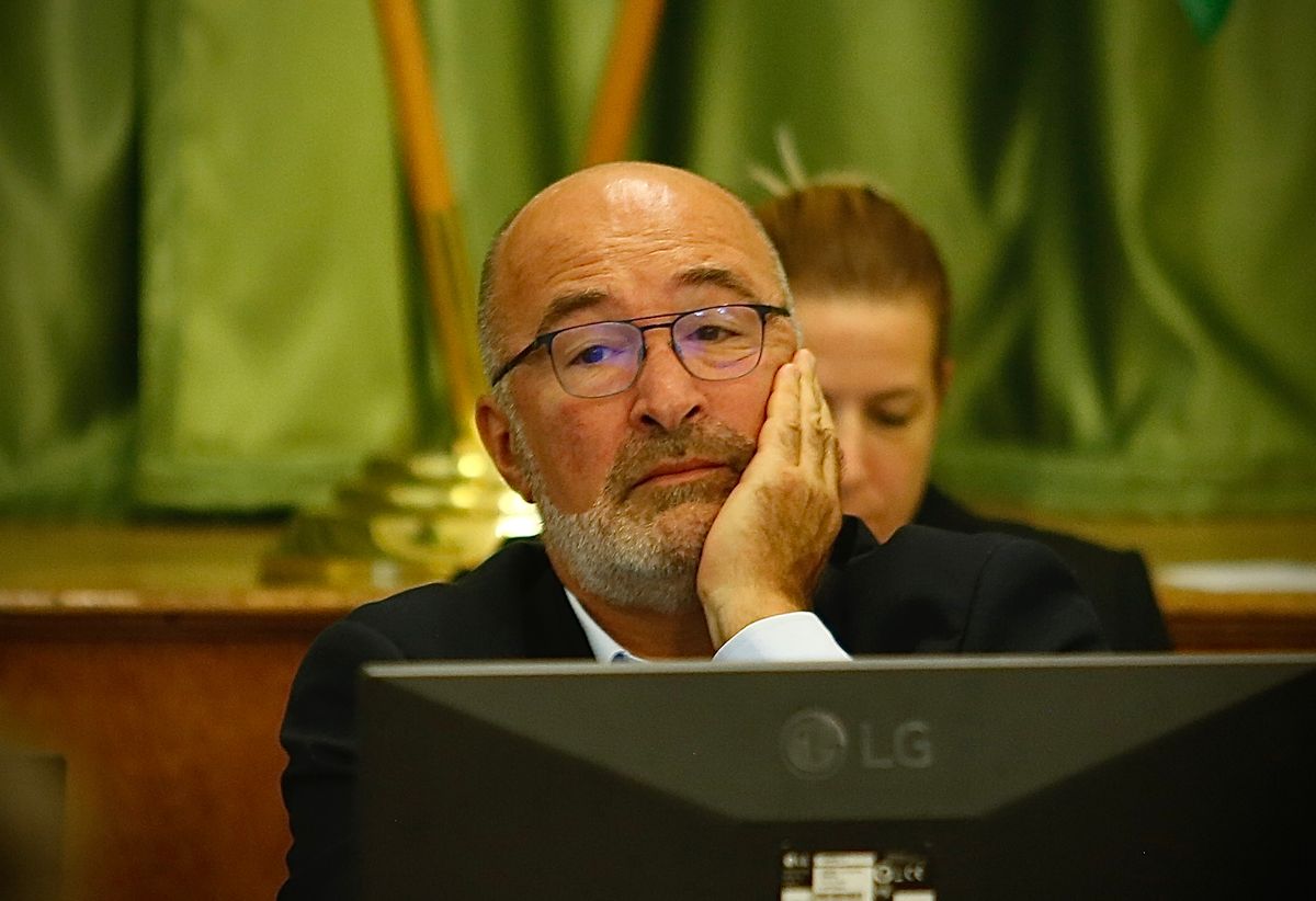 Pikó András polgármester továbbra is hallgat.