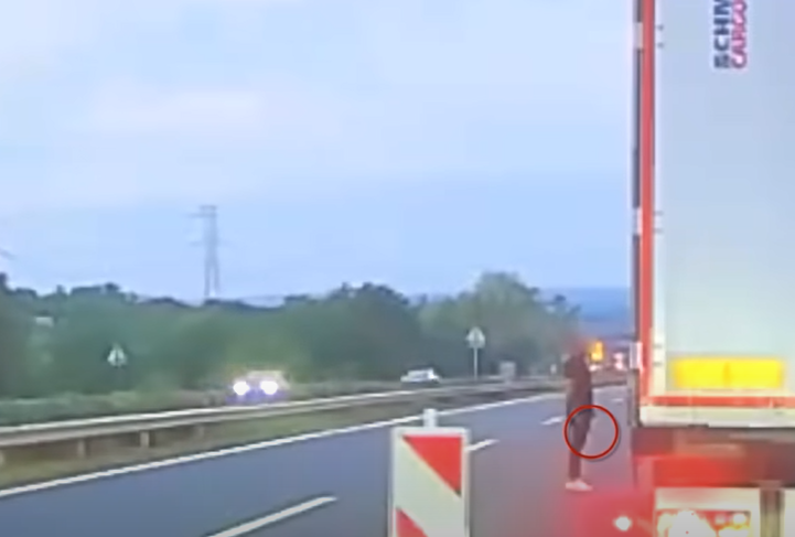 vascsővel támadt rá egy kamionosra
