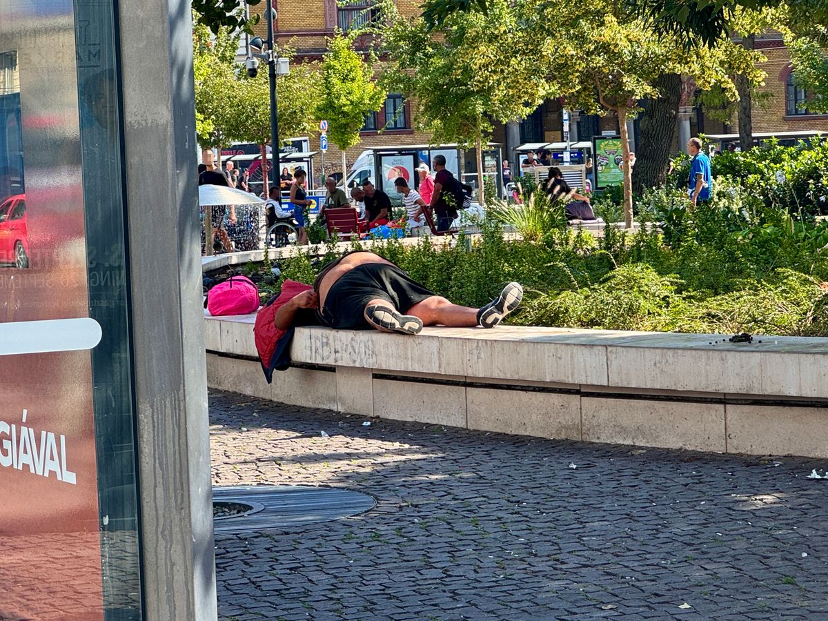 Elképesztő állapotok a Blaha Lujza téren