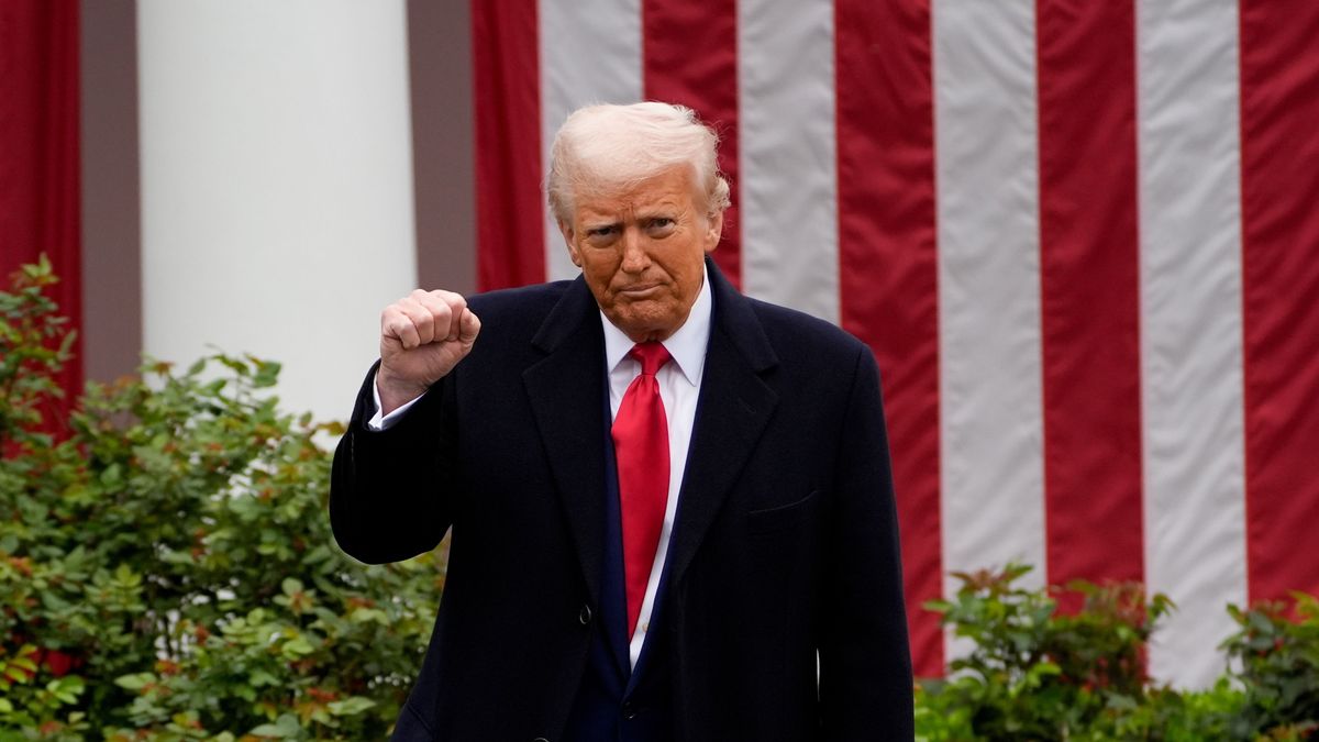 TRUMP, Donald