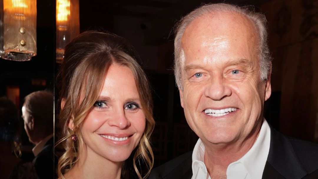 Kelsey Grammer bejelentette, hogy negyedik feleségével, Kayte Walshel megszületett gyermekük