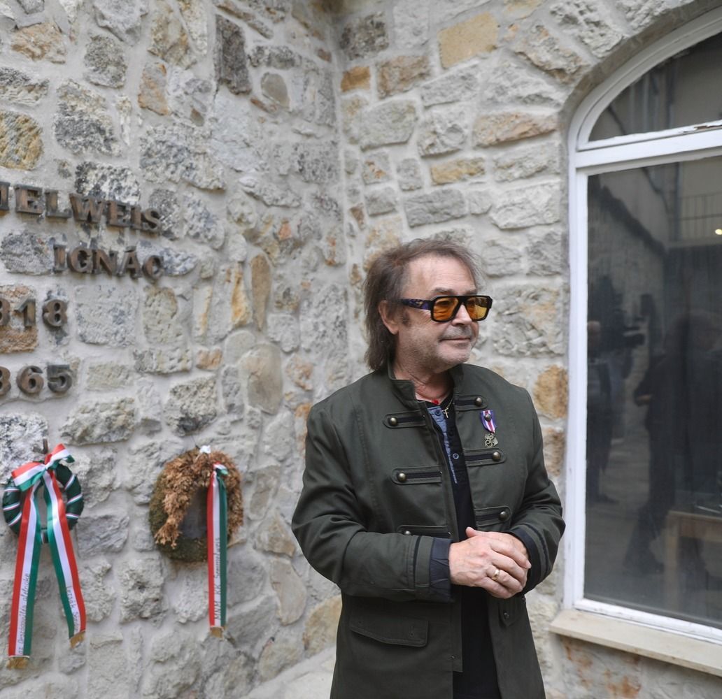 Szikora Róbert szerint fontos, hogy őrizzük a saját hagyományainkat, gyökereinket