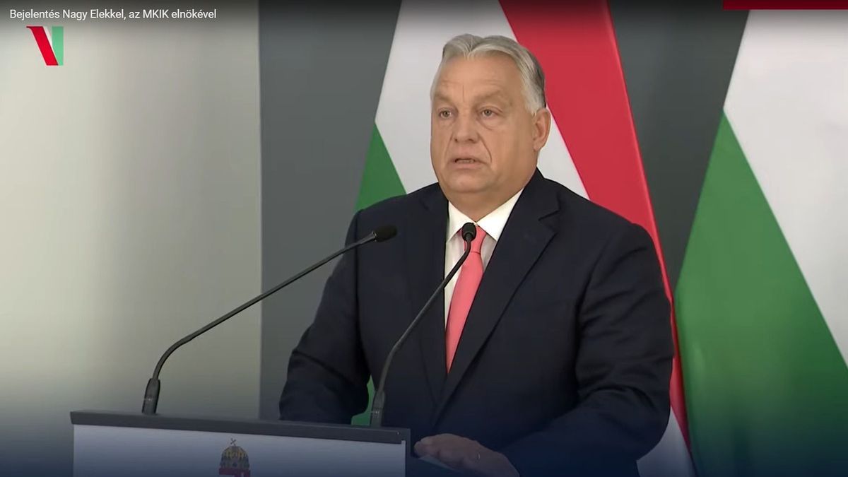 Orbán Viktor bejelentése a YouTube-csatornáján élőben szombat délelőtt, október 4-én / Fotó: YouTube