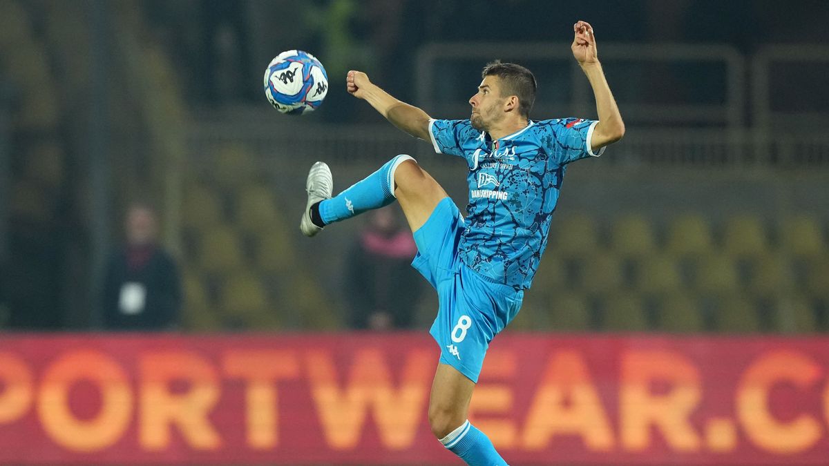 Nagy Ádám remek teljesítményt nyújt a Spezia csapatában