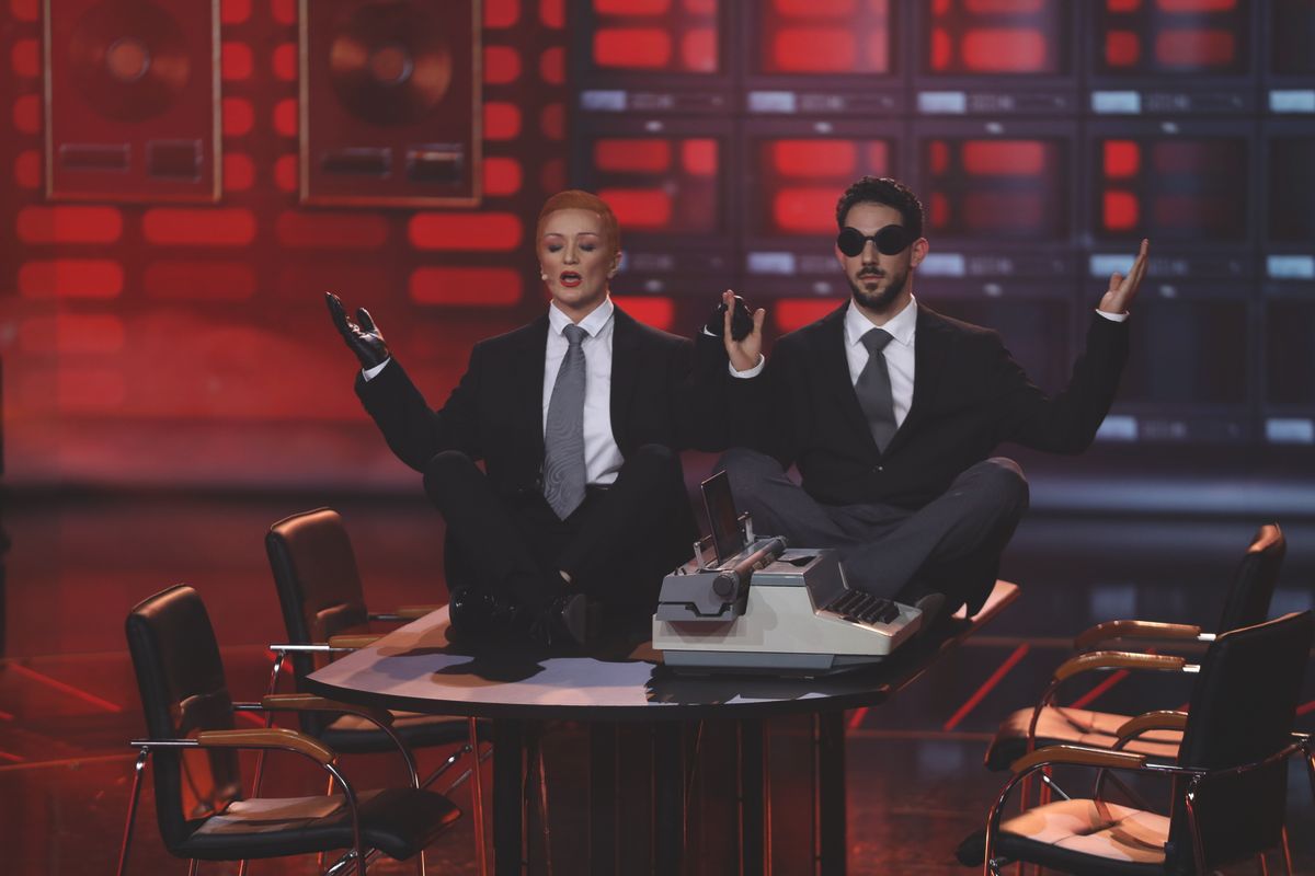 A Sztárban Sztáros legutóbbi alakításában kifejezetten feszes karakterként lépett a színpadra