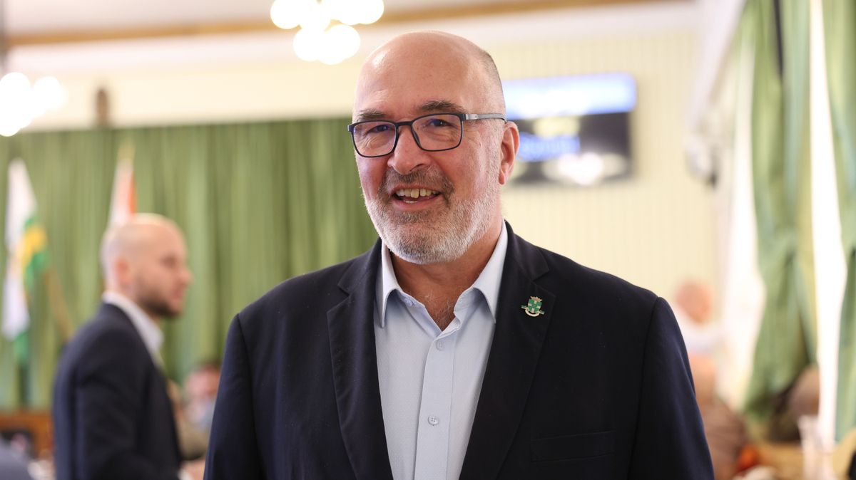 önkormányzat testületi ülés
2025_10_30
Budapest
Pikó András