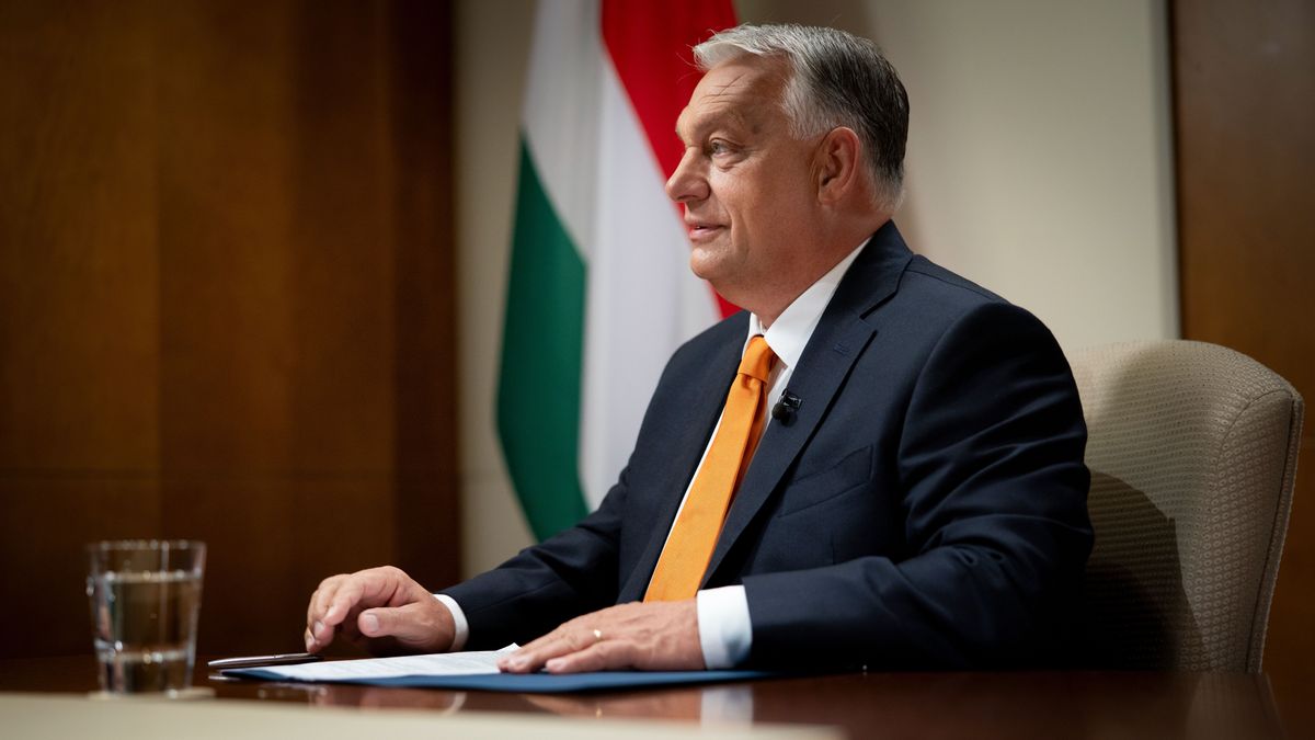 Orbán Viktor hangsúlyozta, hogy a kormány nem a brüsszelieknek csinálta a nyugdíjrendszert