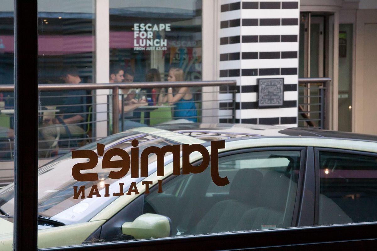 Jamie Oliver étterme a terroristák célpontjává vált