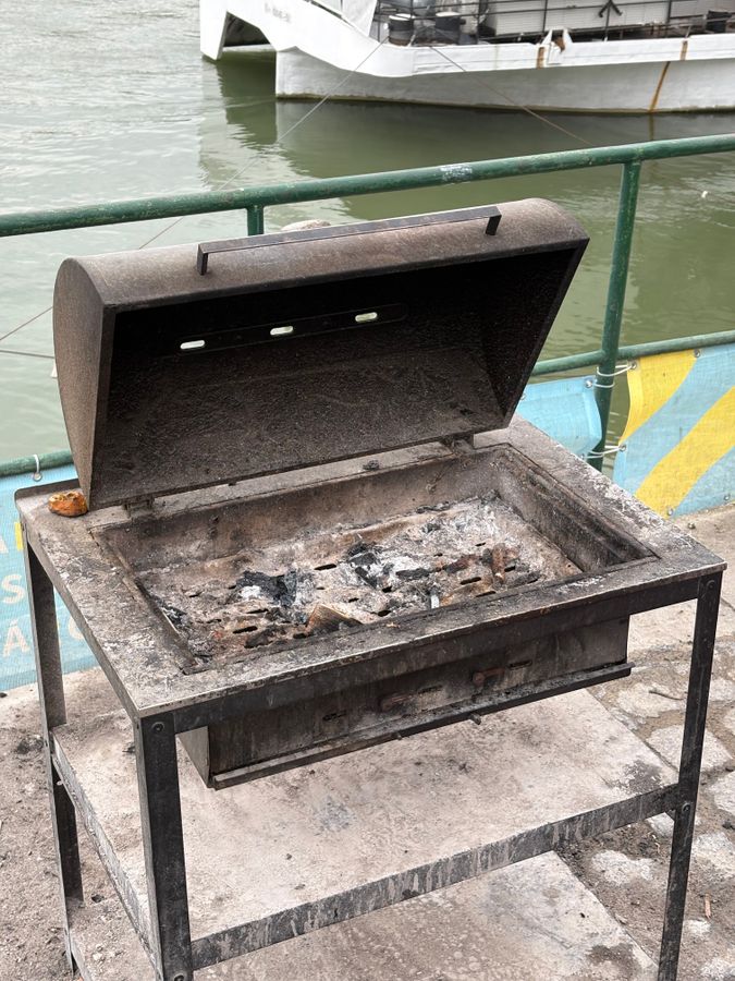 Karácsony gergely grillező kos szemét