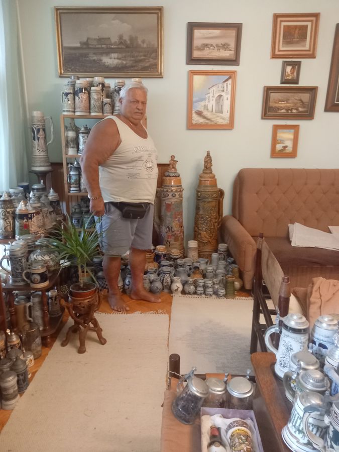 A söröskorsókirály nagyon büszke két szerzeményére