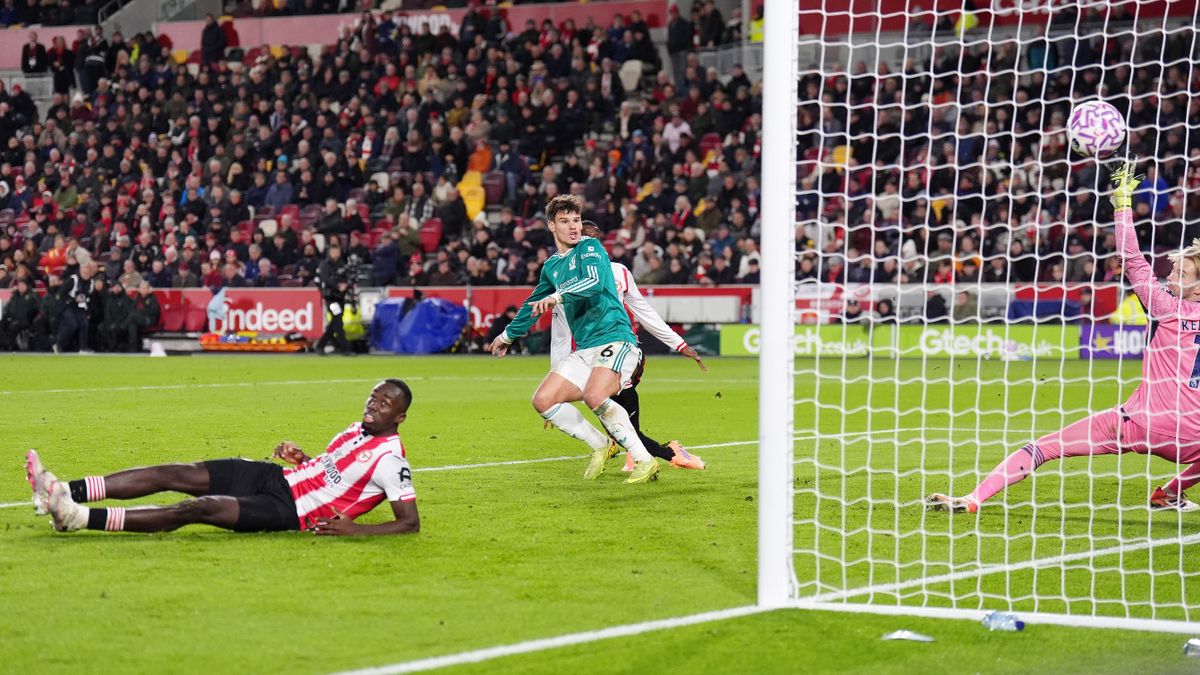 Kerkez Milos megszerezte első gólját a "Vörösök" színeiben, mégis rengeteg kritikát kap a Brentford-Liverpool mérkőzés után