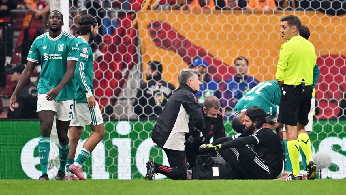 Allison Becker megsérült a Galatasaray-Liverpool Bajnokok-ligája mérkőzésen, ami lehetőséget ad Pécsi Árminnak, hogy bekerüljön a Chelsea elleni keretbe.