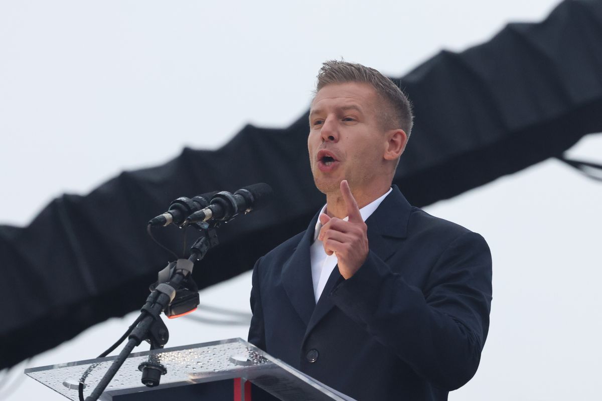 Magyar Péter azonban maga is reagált a kritikákra, és próbálta magyarázni a rendezvény jelentőségét.