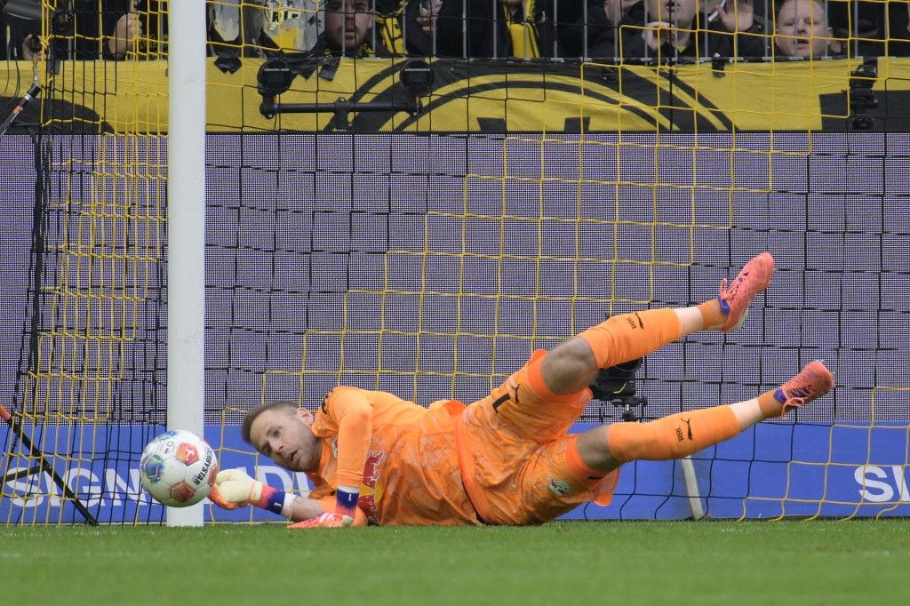 Gulácsi Péter kulcsember volt a Dortmund ellen is
