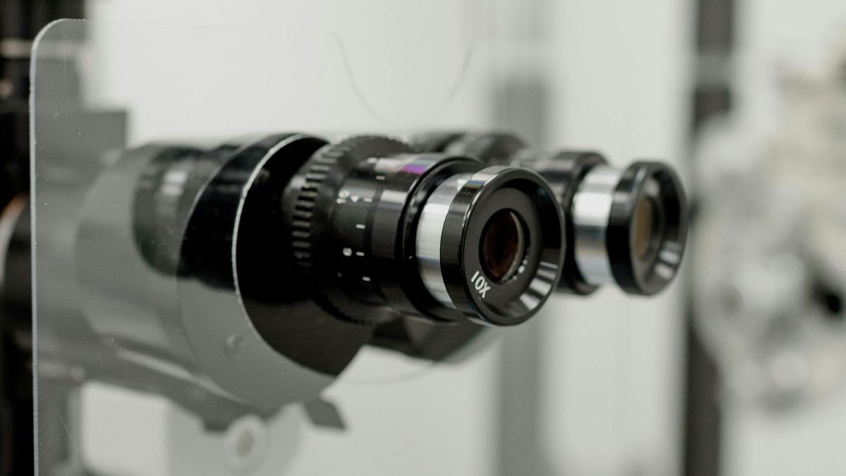 Szemműtét után váratlan hallucinációk jelentkeztek a férfinál