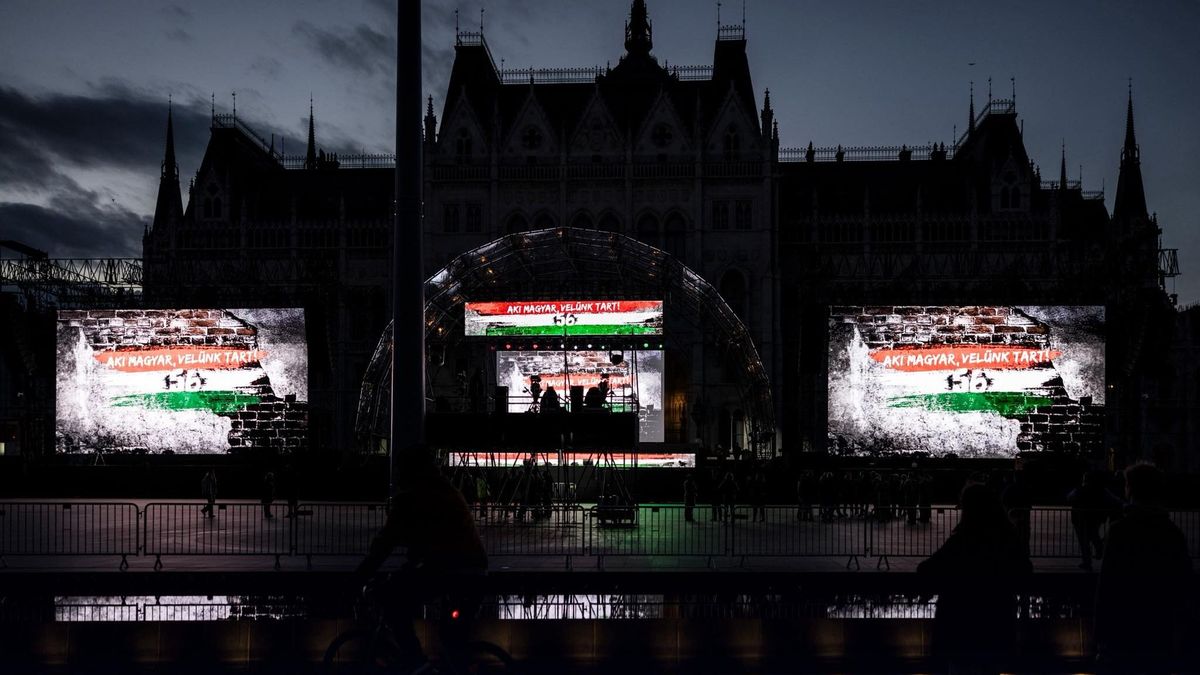 A Békemenet kezdetére már minden készen áll. Fotó: Facebook/Orbán Viktor