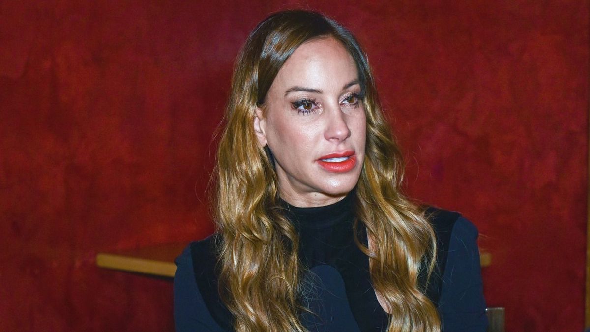 alt=Vajna Timi láthatóan nagyon élvezi az anyaság minden pillanatát 