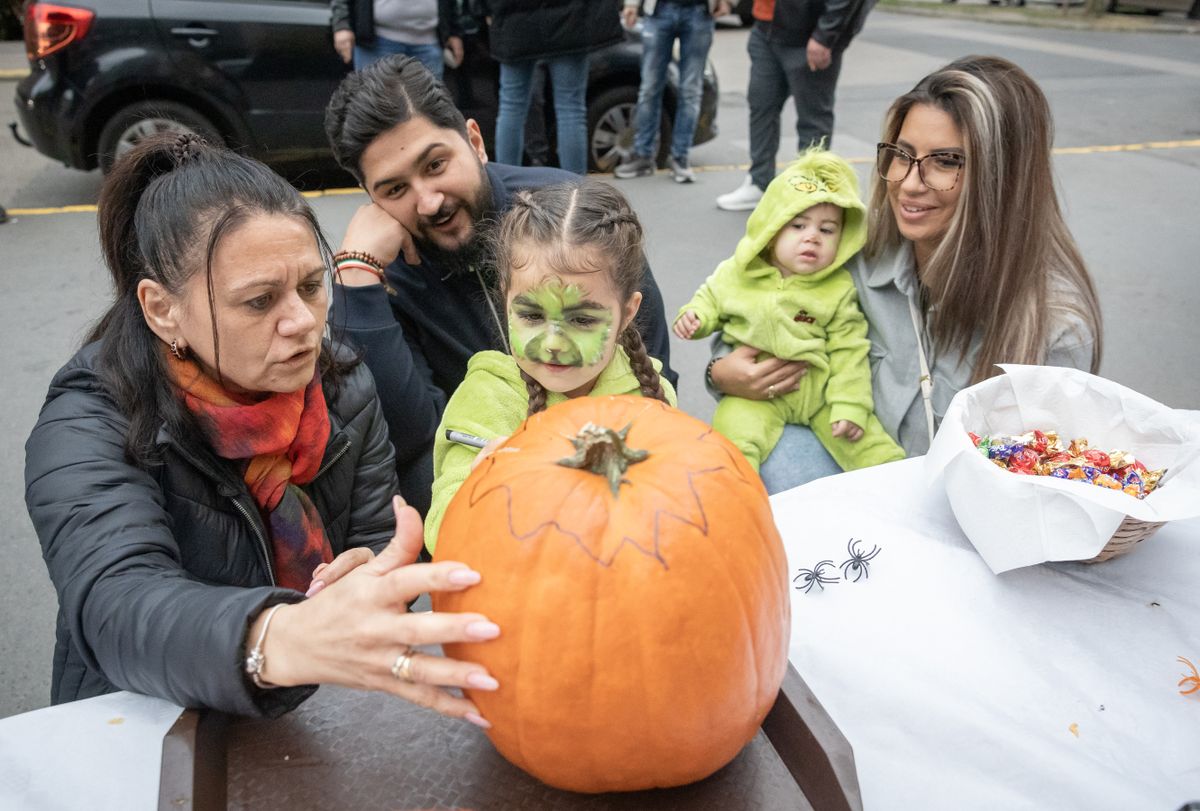 Szigony utca - Fideszes lakossági fórum 8.ker 
radics-bela-dr-palovics-emese