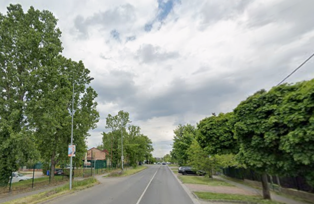 A nyugdíjas a nyílt utcán, fényes nappal csuklott össze