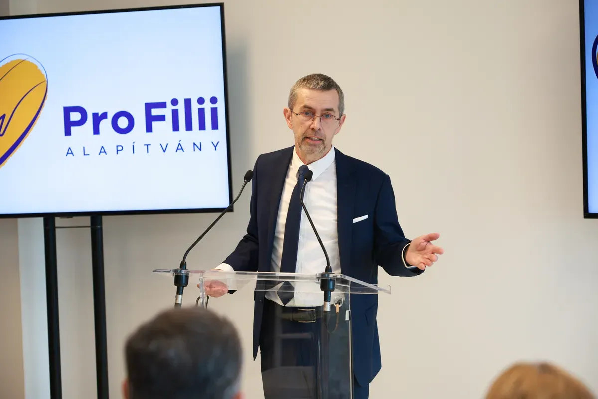 Dr. Kriván Gergely, a Magyar Gyermekonkológiai Hálózat elnöke és a Dél-pesti Centrumkórház Gyermek Csontvelő-transzplantációs Osztályának vezető főorvosa. Fotó: Bors