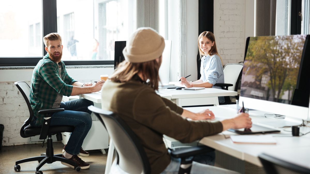 Nem az érzelmeknek kell meghatározniuk, kivel alakítunk ki bizalmas viszonyt a munkahelyen, hanem a tudatosságnak.