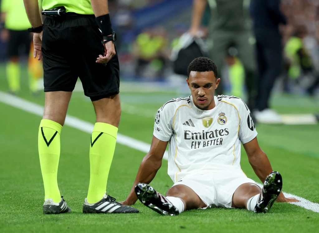 Alexander-Arnold sérülés miatt hagyott ki egy hónapot