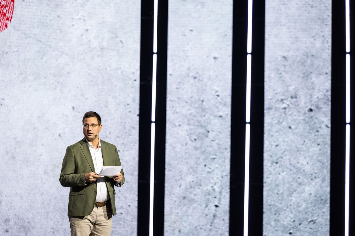 Gulyás Gergely nagy bejelentést tett: a Nemzeti Konzultációról van szó