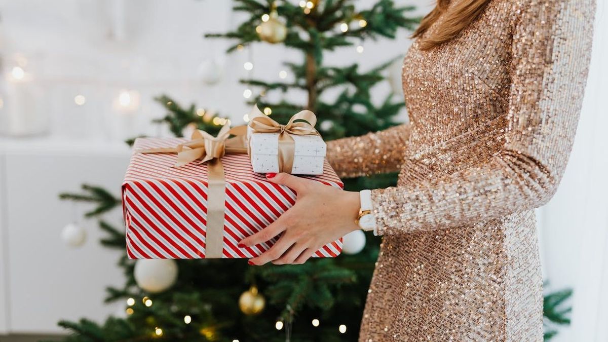 Ízesített karácsonyi csomagolópapírral rukkolt elő az Aldi, karácsonyi csomagolópapír, karácsonyi ajándék, karácsony