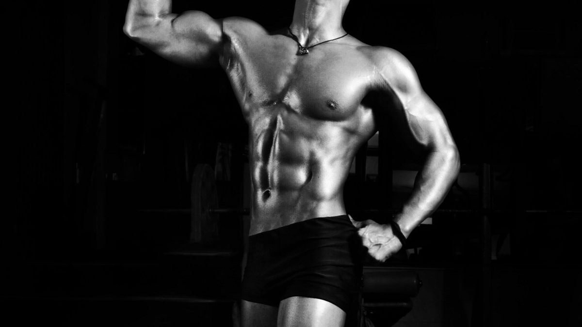 alt=A fiatal férfi profi testépítő képében díszelgett a rajongóinak, miközben bizarr szokásáról évekig hallgatott. Most állítólag elveszítheti az egyik karját 