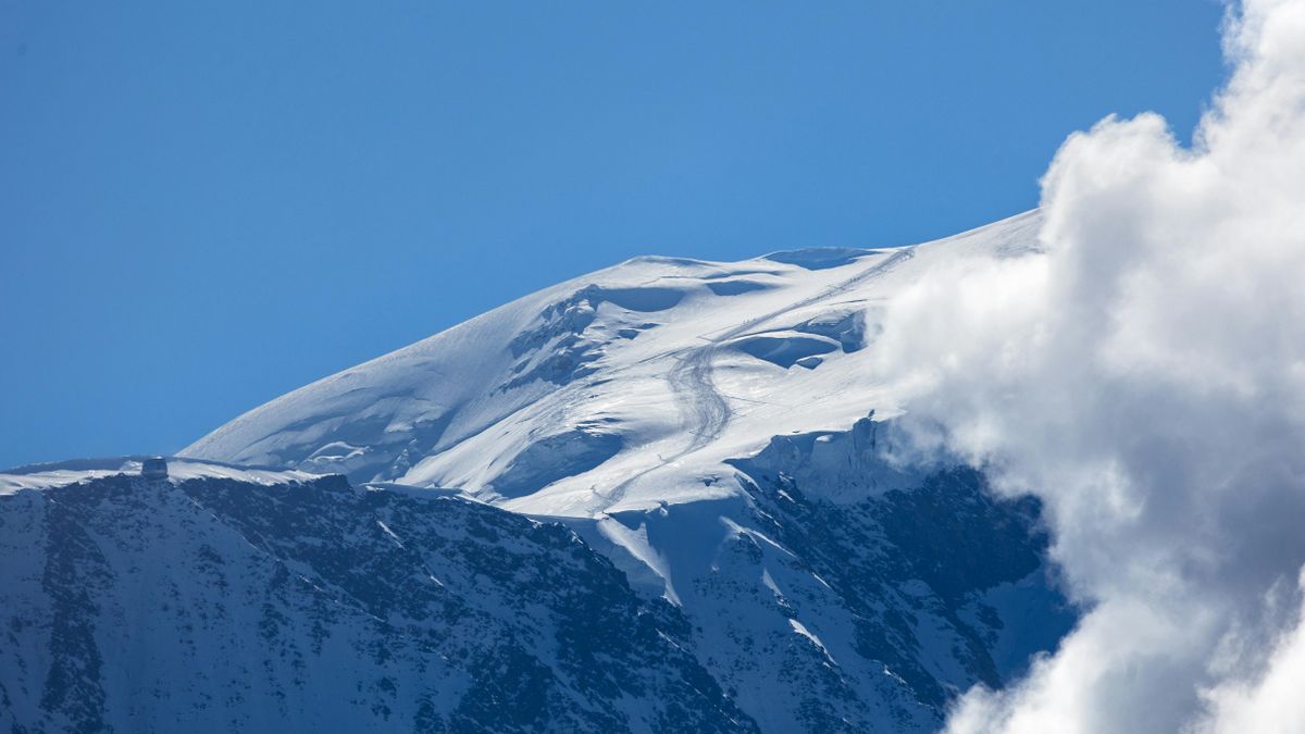 Öt órán át volt a lavina fogságában 