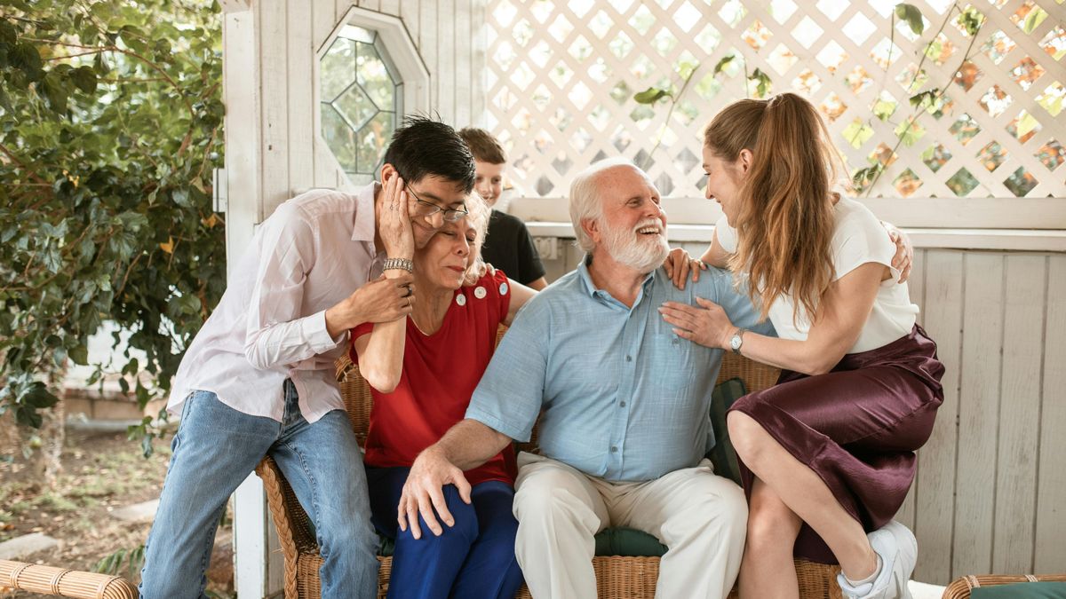 Ki akarja tenni az anyóst, miután az bejelentette, hogy semmit nem hagy a lányára