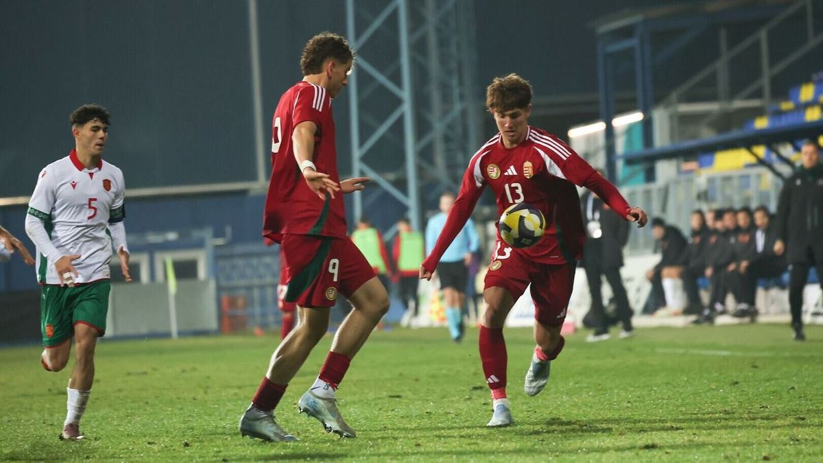 Bodnar Simón (13-as mezszámmal) megszerezte első gólját a magyar U19-es válogatottban