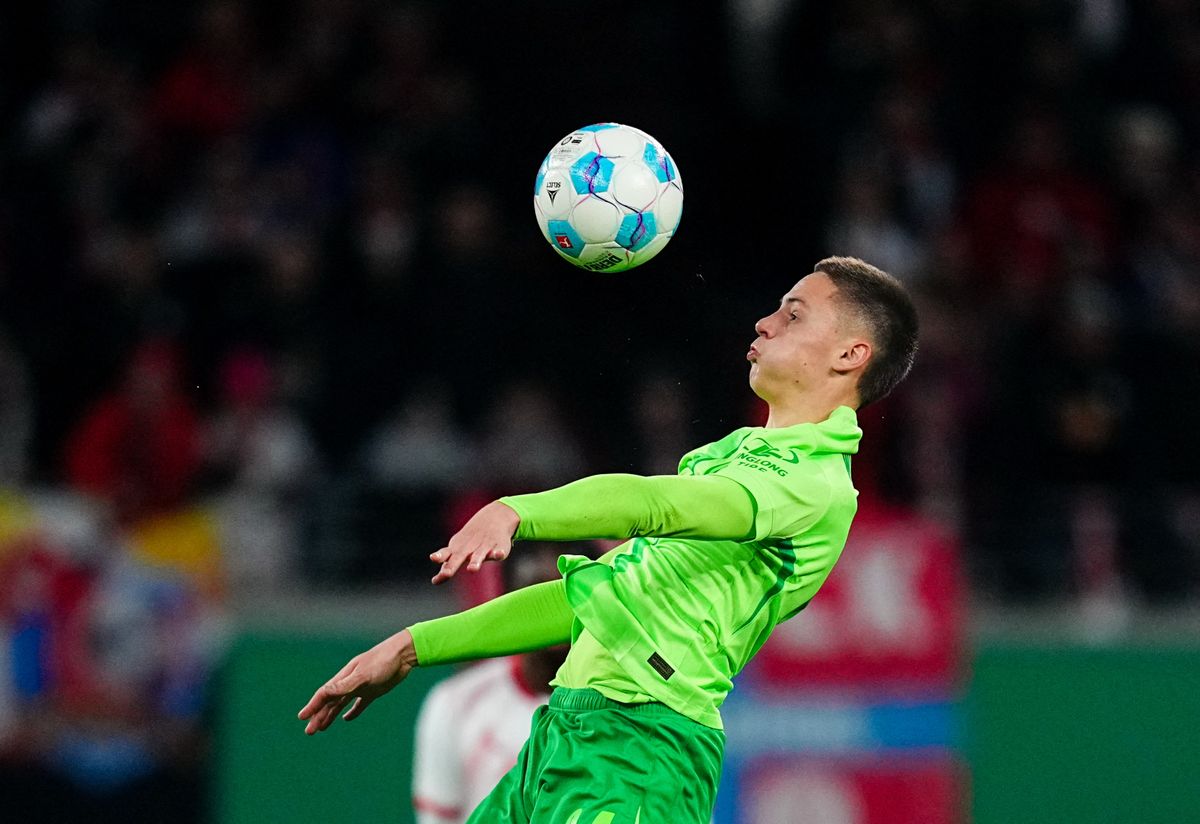 A válogatottból is kimaradt Dárdai Bence most új edzőnél kaphat új esélyt, hogy bizonyítsa: helye van a nélküle csetlő-botló Wolfsburgban