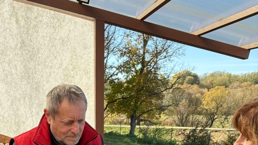 Kassai Lajosnak és családjának is vittünk vendégségbe kóstolót a Tokaji aszús pecsenye kacsamájból. A lovasíjásznak annyira ízlett, hogy a tiszteletére elneveztük Kassai kacsamájnak