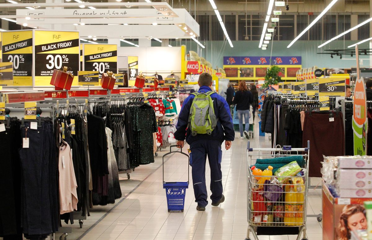 Megkezdődtek a szezonvégi leárazások.